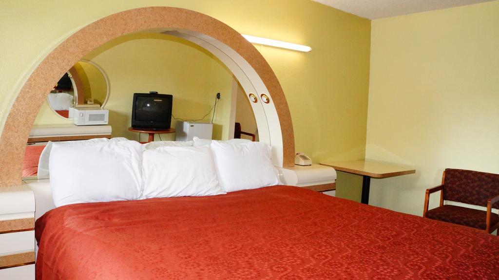 Royale Inn Κάνσας Δωμάτιο φωτογραφία